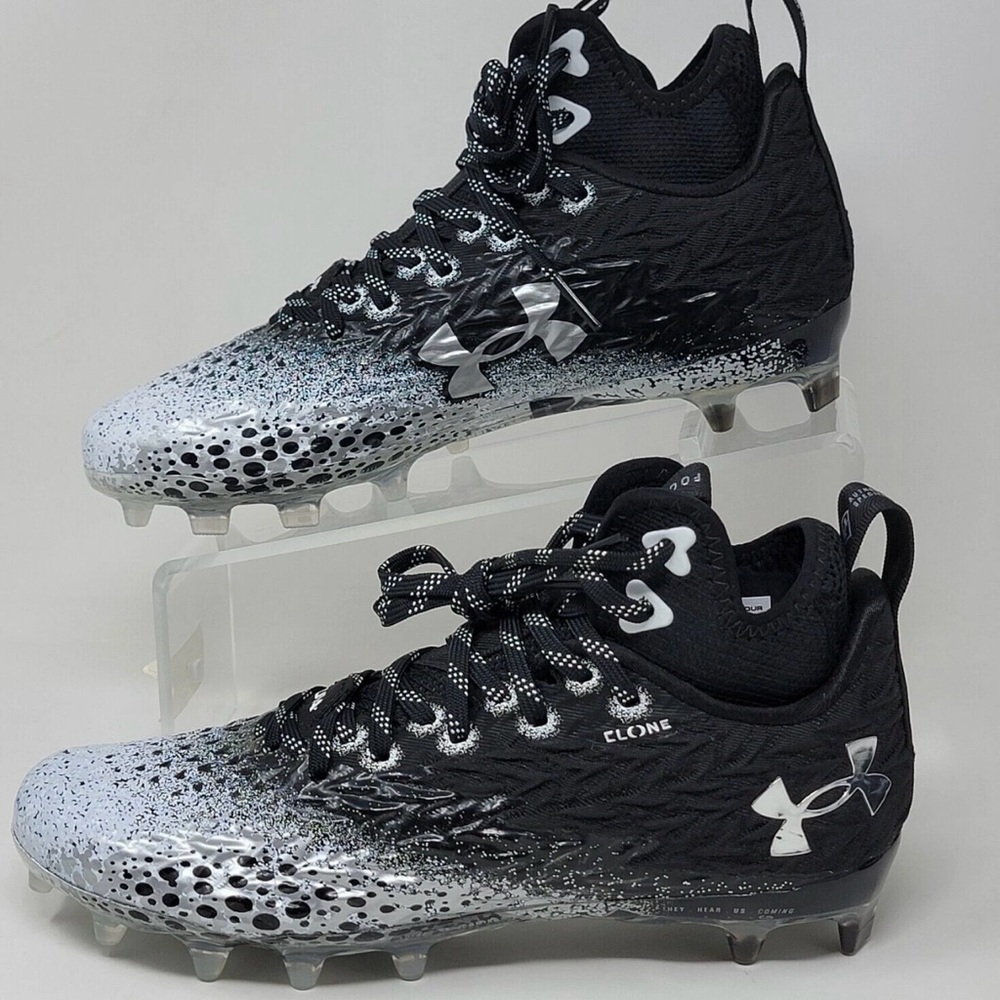 Under Armour women’s Cleats size 10 - in excellent condition (brand new)